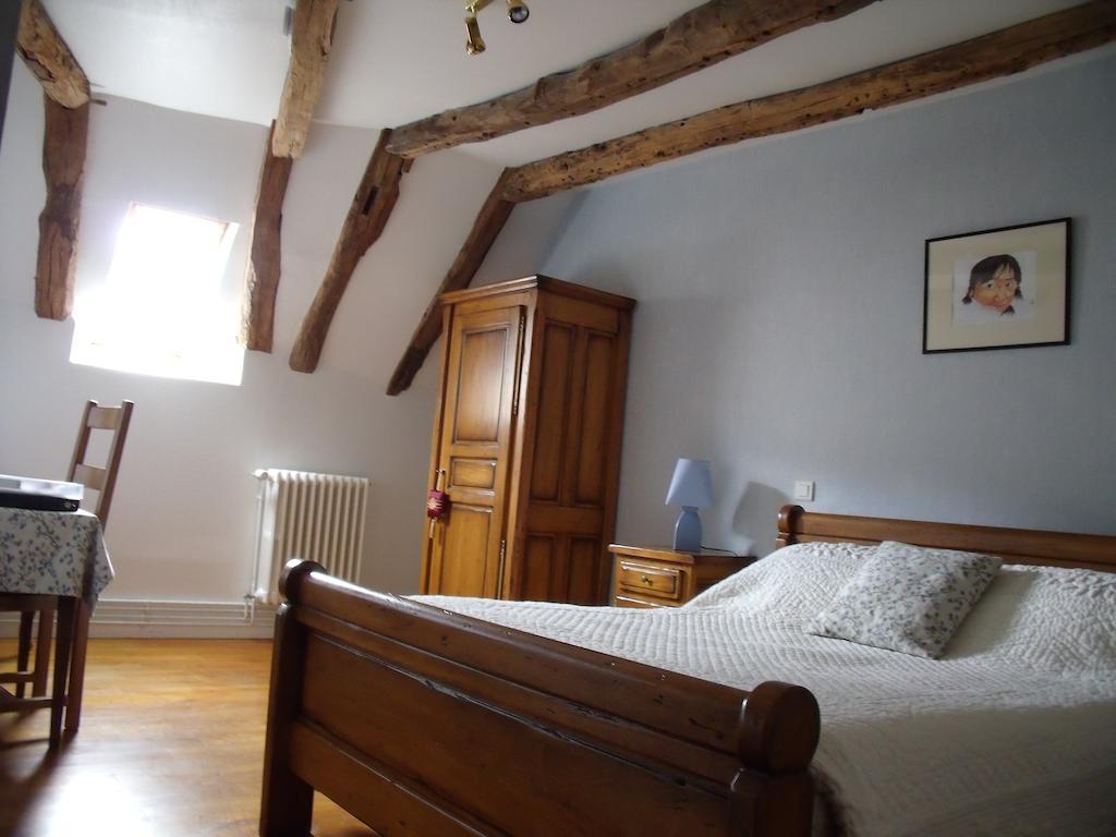 Chambre D'Hotes La Maison De Barrouze Bed & Breakfast Salers Room photo